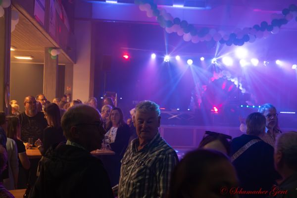 schlagerparty-2023-023BD45837F-375E-B3F3-D413-7D2838796891.jpg