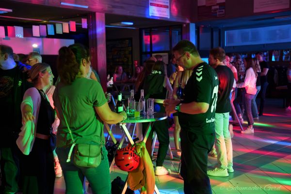 schlagerparty-kg-2024-04116D4422D-9B0F-F97E-2ED0-B613687F735C.jpg