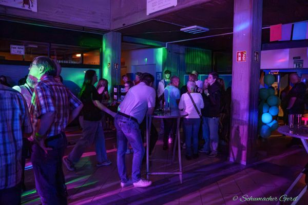 schlagerparty-kg-2024-0462AE19BA1-C41F-58B1-539C-3D92BF286DA8.jpg