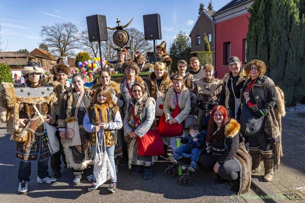 rosenmontag-buir-2025-012E09CDD86-772B-3F6F-3959-7B99F1045D55.jpg