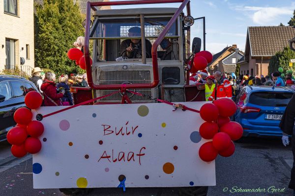 rosenmontag-buir-2025-08228061A97-501D-AC9A-FE37-77221F31F787.jpg