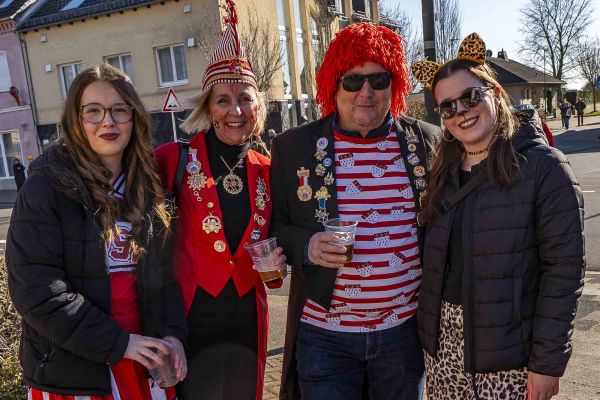 rosenmontag-buir-2025-1112695C14B-DA35-F9FE-688E-86008D683CE8.jpg