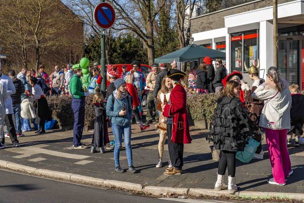 rosenmontag-buir-2025-112B8BA9165-4597-9838-4288-C11CB205556F.jpg