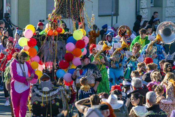 rosenmontag-buir-2025-136F8B78CE4-906A-8CB3-3E72-EB344B459BD1.jpg
