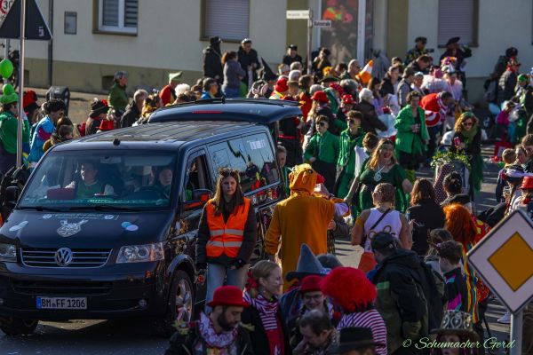 rosenmontag-buir-2025-2073B731F3B-B817-14A0-2485-C97113C56D07.jpg