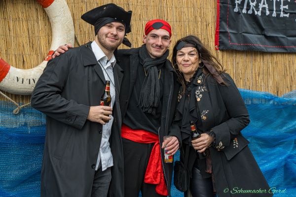 rosenmontag-kg-2024-052F0E9B88C-9668-552C-A41E-1A0455AE00F6.jpg