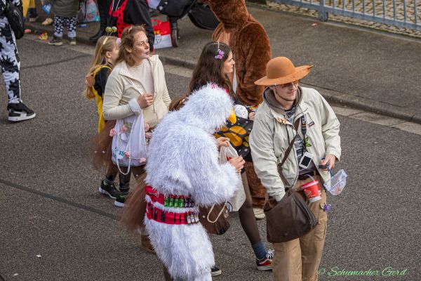 rosenmontag-kg-2024-098988CB353-FA83-79AC-3852-FB3A6075157A.jpg