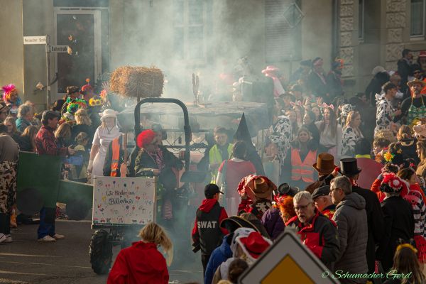 rosenmontag-kg-2024-220886BF606-5D06-0050-8FEE-89849D1CA497.jpg