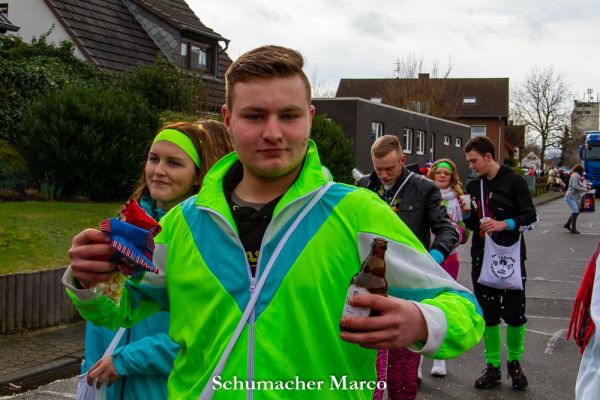 rosenmontagszug-buir-112FDD5E444-C708-229A-B9EA-F65DE64D7F25.jpg