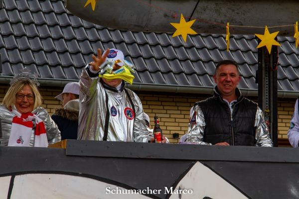rosenmontagszug-buir-114C3A9441C-CFBD-EF92-0CAC-63CA381C8426.jpg