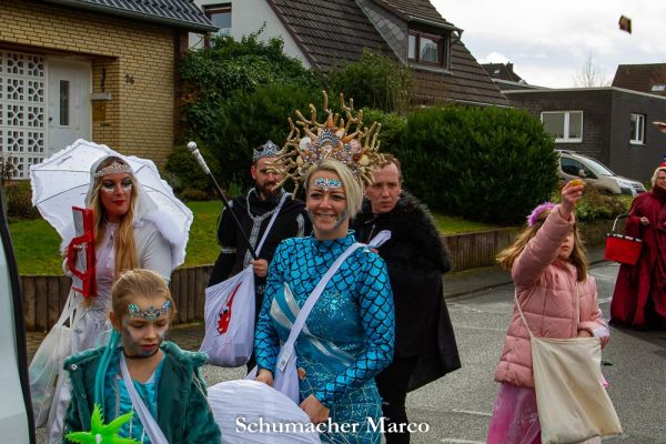 rosenmontagszug-buir-1169627927F-CF82-0CAA-79C9-7EF9E3437766.jpg