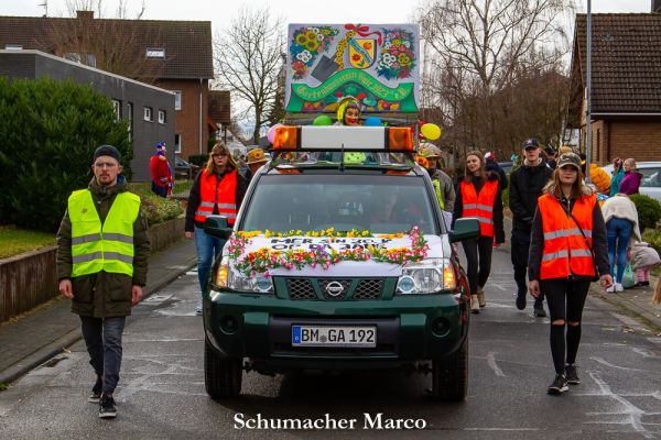 rosenmontagszug-buir-117E491FAD8-E8AD-D1E9-F9D5-8AB107FE8913.jpg