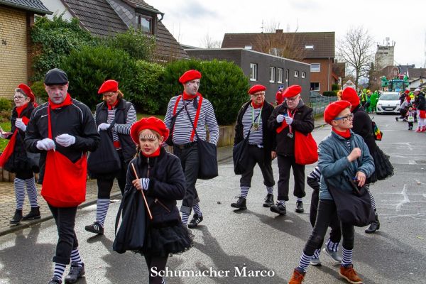 rosenmontagszug-buir-136AB224BB9-4FF2-3FF6-AA7B-C3FC0051C890.jpg