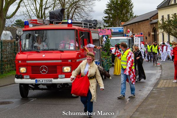 rosenmontagszug-buir-140A699D7E-F176-84D9-A8AC-6B9A7815707D.jpg