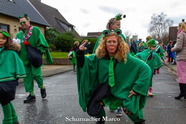 rosenmontagszug-buir-14140EA3DFE-97D7-8E04-A41A-8D4983B27C8D.jpg