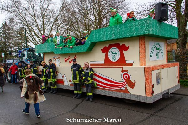 rosenmontagszug-buir-154A059836-5AC3-5157-A4C8-F56C08443D2D.jpg