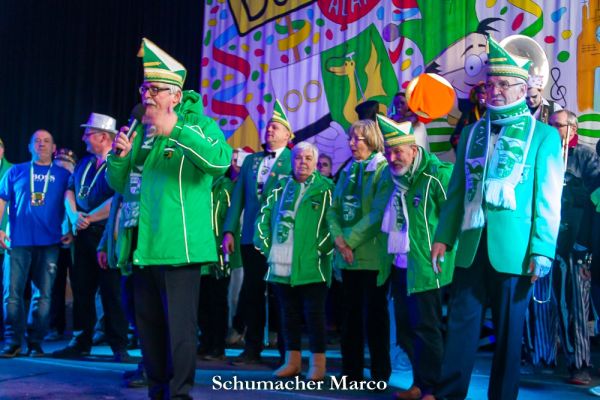 rosenmontagszug-buir-1728EA7F291-B668-81AC-9FEB-243CE92CE329.jpg