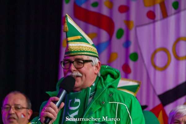rosenmontagszug-buir-175A9BBDD42-2777-B3D7-F8DD-8A62AA9A270D.jpg
