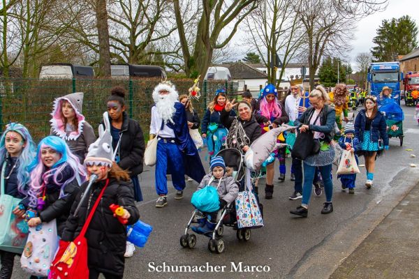 rosenmontagszug-buir-235D974453-2485-0926-1462-35A38F79A49B.jpg