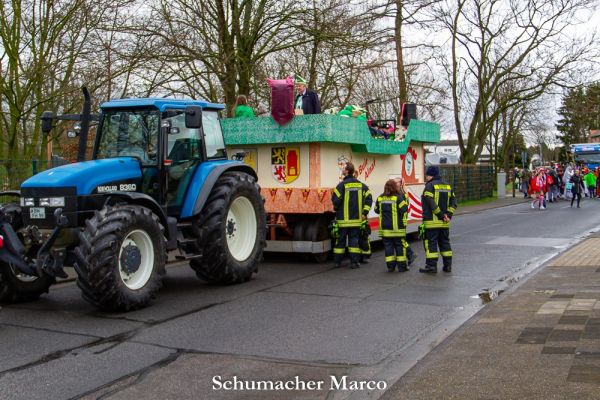 rosenmontagszug-buir-248E576CA-AC5F-1793-F801-BB59F04B9B01.jpg