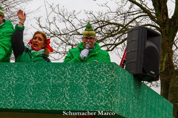 rosenmontagszug-buir-313D0018F4-A8C4-4835-A1DE-95B1B40788C9.jpg