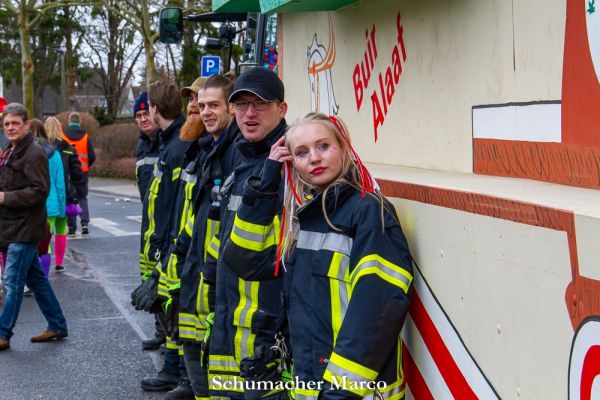 rosenmontagszug-buir-3211602D3C-8CA8-8472-EDD8-CAB2016C18EF.jpg