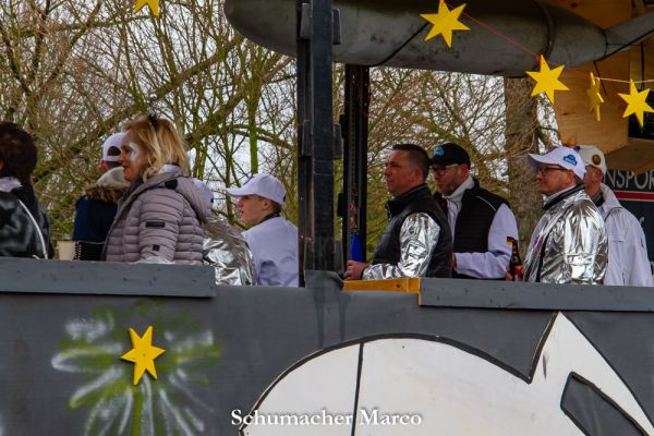 rosenmontagszug-buir-3594A0CEC9-70D8-4ABD-6682-E83F66ABCE08.jpg