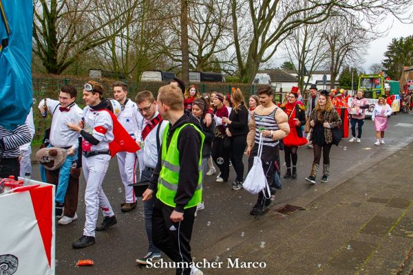 rosenmontagszug-buir-4376FA832A-D196-BD8B-5C98-AE95F8D5E1C3.jpg