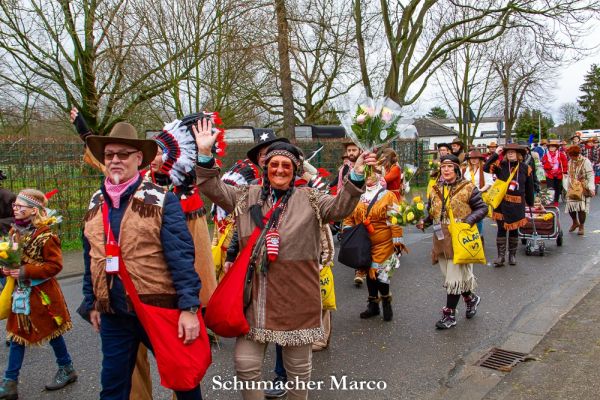 rosenmontagszug-buir-47BACBCE08-2FA2-6908-D5E7-3F4D97C5DC9B.jpg