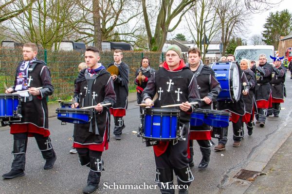 rosenmontagszug-buir-536213B82E-DEB4-8265-BD6D-D25404ECAD89.jpg