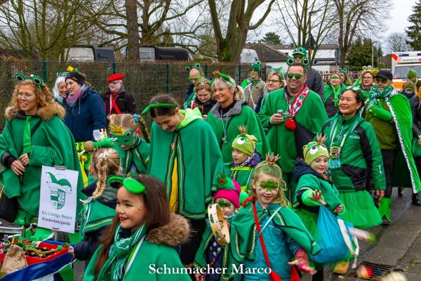 rosenmontagszug-buir-6474A5E9FB-5F0B-8576-8AC6-21BE7C85DBEC.jpg
