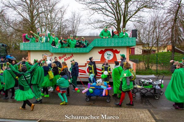 rosenmontagszug-buir-70AD87CB15-2626-0E6C-C48D-2926CDA7339D.jpg