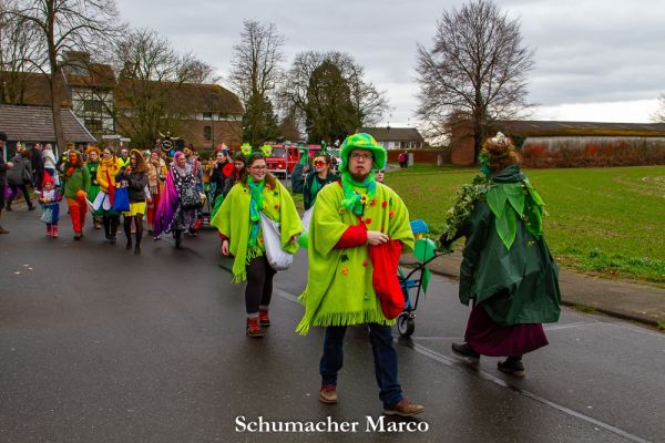 rosenmontagszug-buir-86472D3F86-3205-0850-9A4C-35C6B57A0CCC.jpg