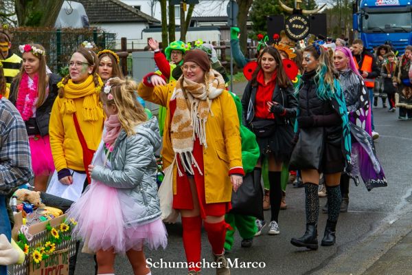 rosenmontagszug-buir-9054EC16D-51CB-5A55-FB38-73C98F2ACB41.jpg