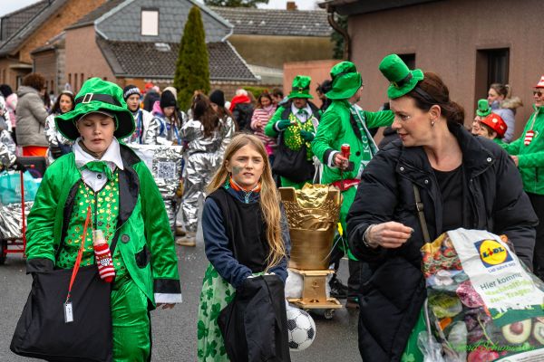 rosenmontagszug-kg-2026-05617573F43-CFA6-C836-BBC4-40B34E2450C6.jpg