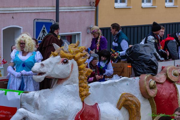 rosenmontagszug-kg-2026-136307A17EE-7BE4-D190-C51F-072B24C6325B.jpg