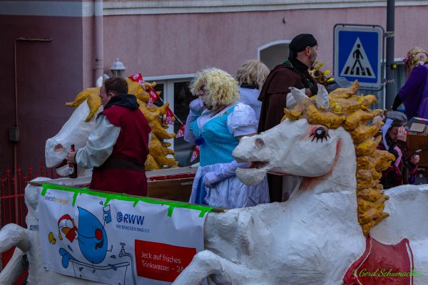 rosenmontagszug-kg-2026-13708FC2E09-7514-62A5-6A1A-75C541A7F204.jpg