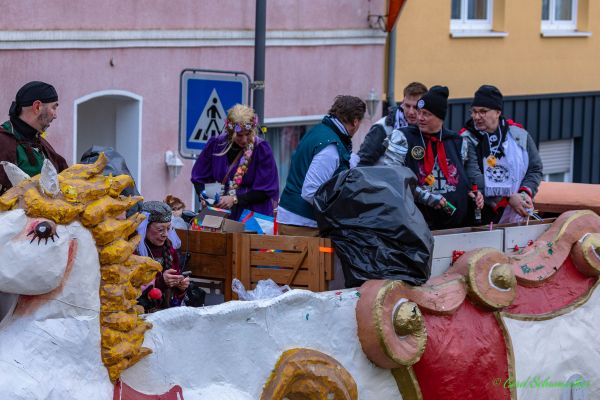 rosenmontagszug-kg-2026-1382C9536BE-7CDF-0E1E-44C2-88B5816C6759.jpg