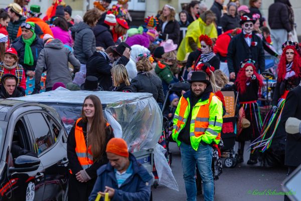 rosenmontagszug-kg-2026-1528C68C5D4-197D-FD99-B770-5E25A22BF825.jpg