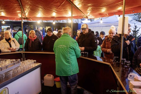 weihnachtsmarkt-kg-2024-0272457555C-79C8-7FB5-72FF-088A46E68AA6.jpg