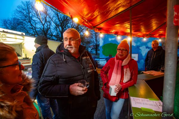 weihnachtsmarkt-kg-loestige-buirer-2023-0012E52D803-D3B2-325F-37C0-428A3760C4B4.jpg