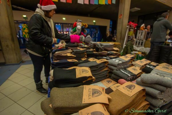 weihnachtsmarkt-kg-loestige-buirer-2023-013FDBB35F8-5E7E-8638-5D70-2517BFCDE9D5.jpg