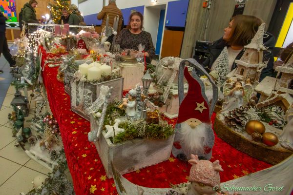 weihnachtsmarkt-kg-loestige-buirer-2023-021EEB43365-5735-575A-B765-08E21613A08C.jpg
