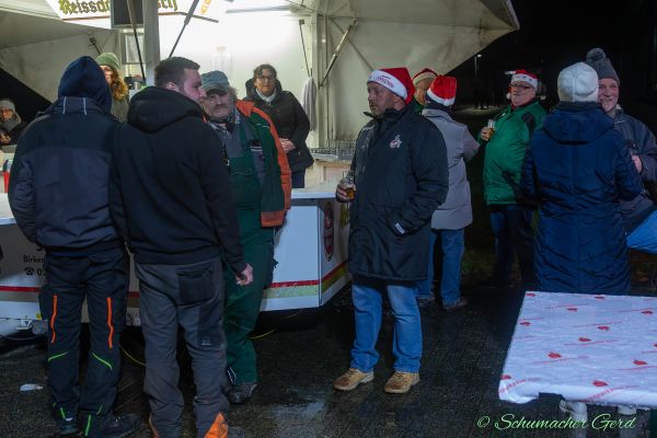 weihnachtsmarkt-kg-loestige-buirer-2023-04849582079-03D9-CD67-6441-CD1CC11384DD.jpg